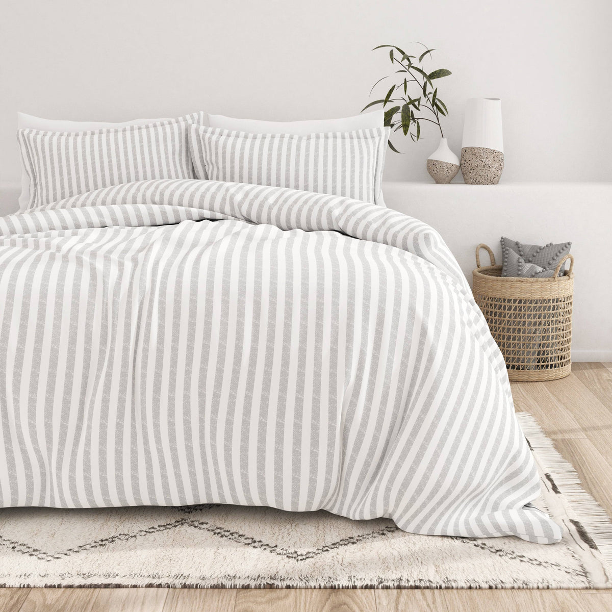 Home Collection Duvet Cover Set (3 - Piece): Rugged Stripes - Light Gray/Twin